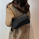 Stylish Black Shoulder Bag for Women in Vintage-Inspired PU Leather with Structured Flap Closure – 16x25x6cm 1