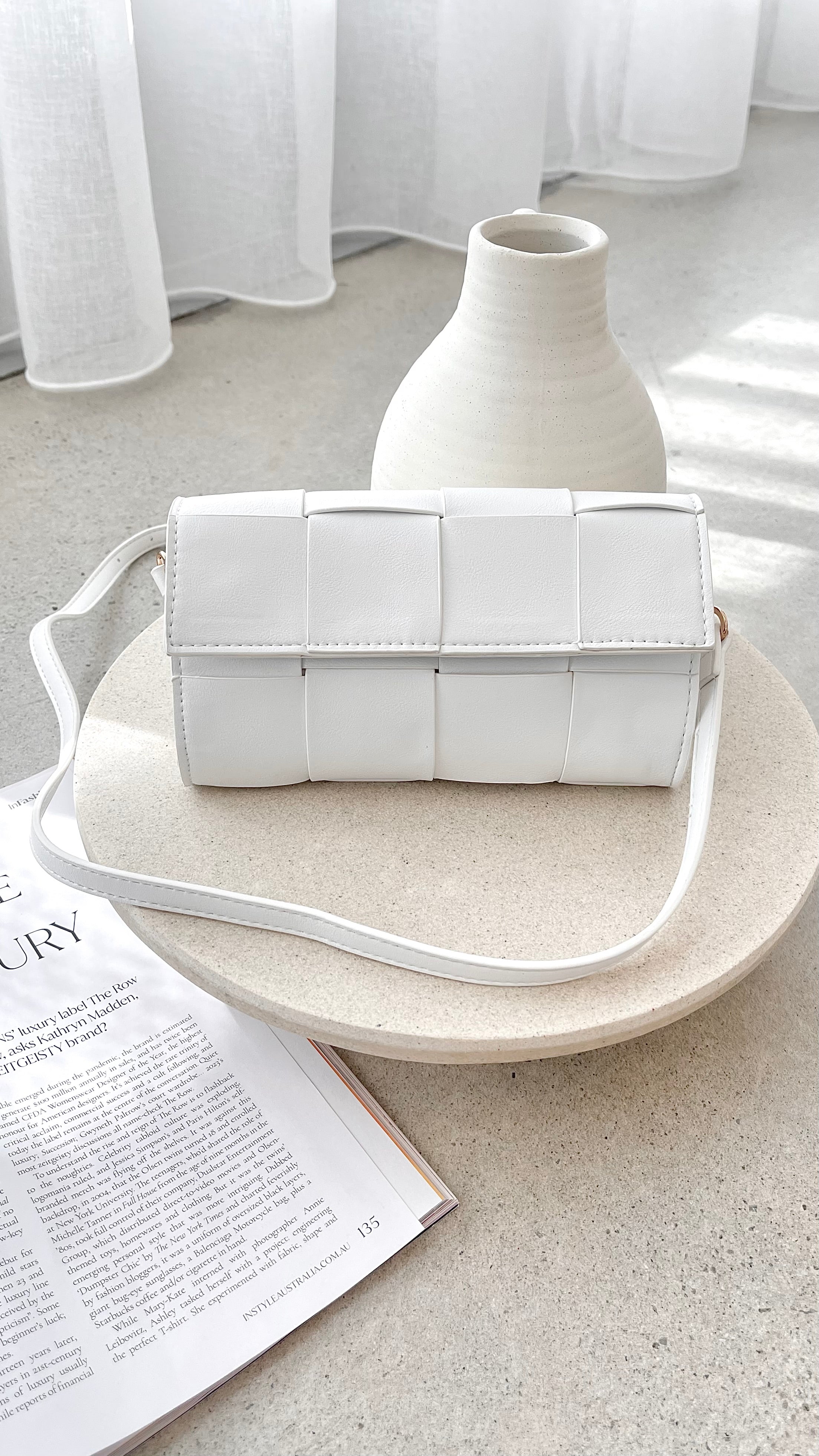 Woven Crossbody Bag for Women with Magnetic Closure and Three Compartments – Stylish White Everyday Accessory 3