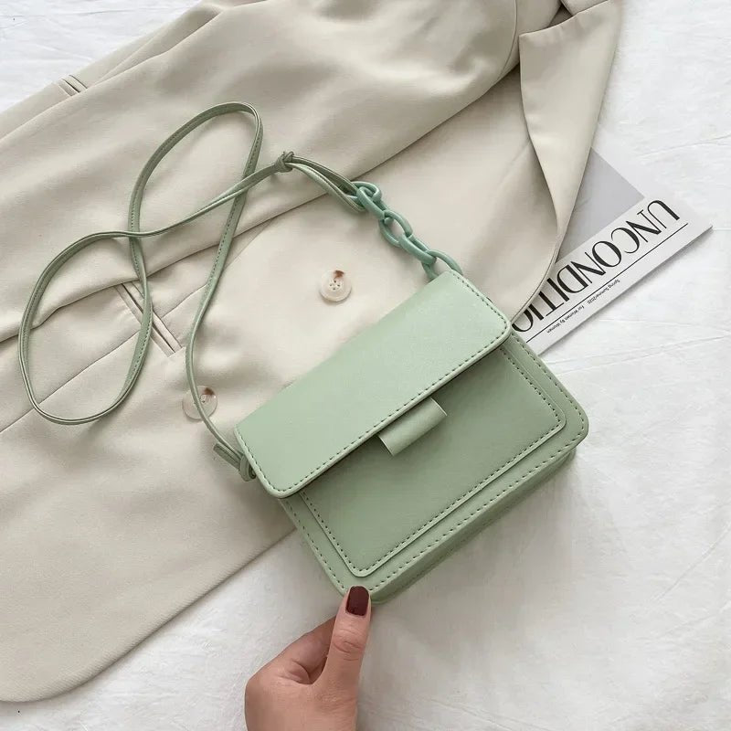 Classic Flap Crossbody Bag for Women in Durable PU Leather – Stylish Black Everyday Accessory with Adjustable Strap 4