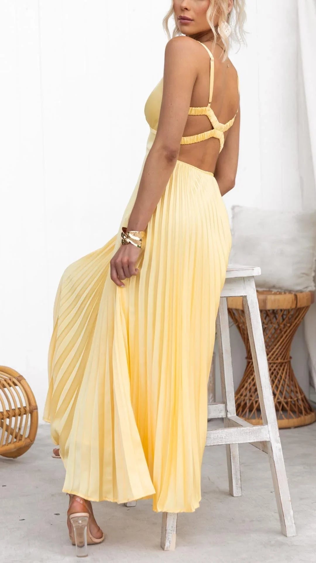 Elegant Yellow Pleated V-Neck Maxi Dress with Adjustable Straps - Formal Summer Dress for Special Occasions 3