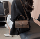 Vintage Shoulder Bag in PU Leather with Adjustable Strap – Compact Retro Handbag for Everyday Use 3